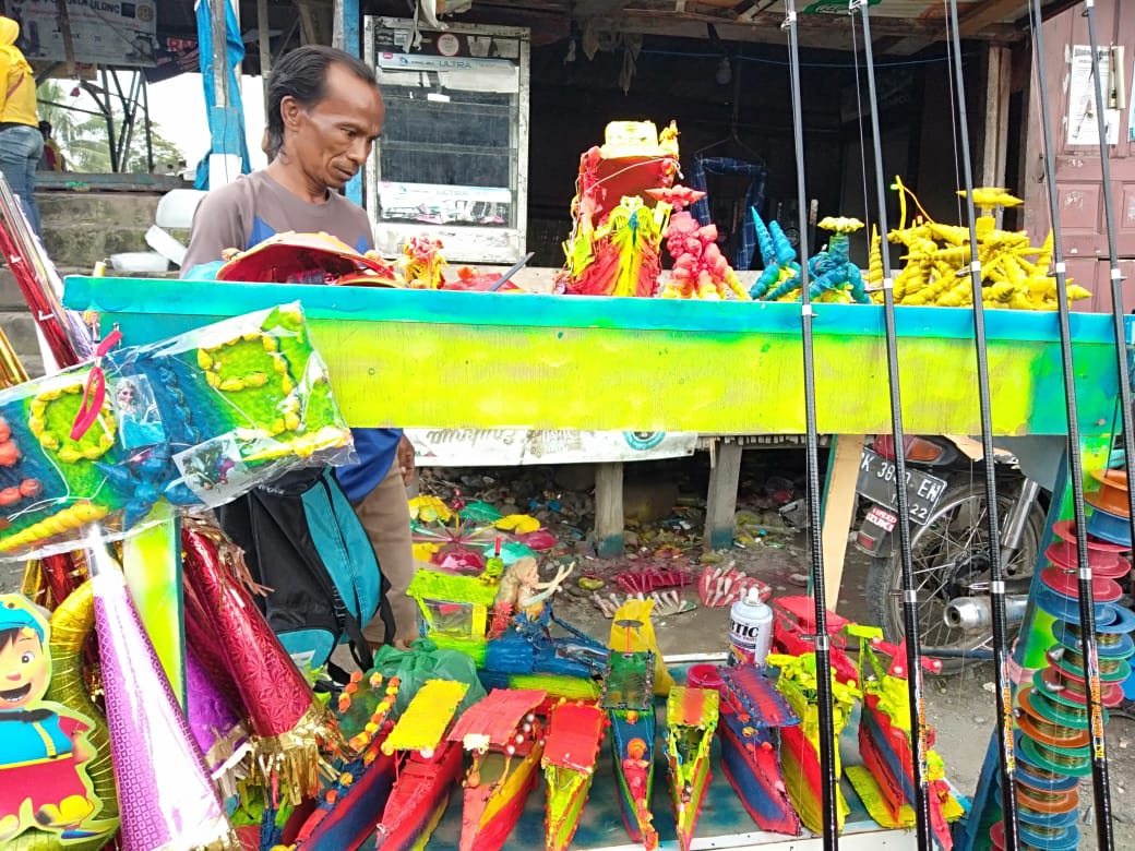  Limbah Seafood Diubah Jadi Mainan Robot dan Hiasan Dinding